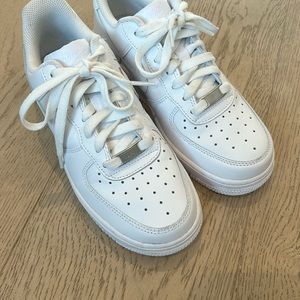 Only worn once air force 1s womens size 61/2